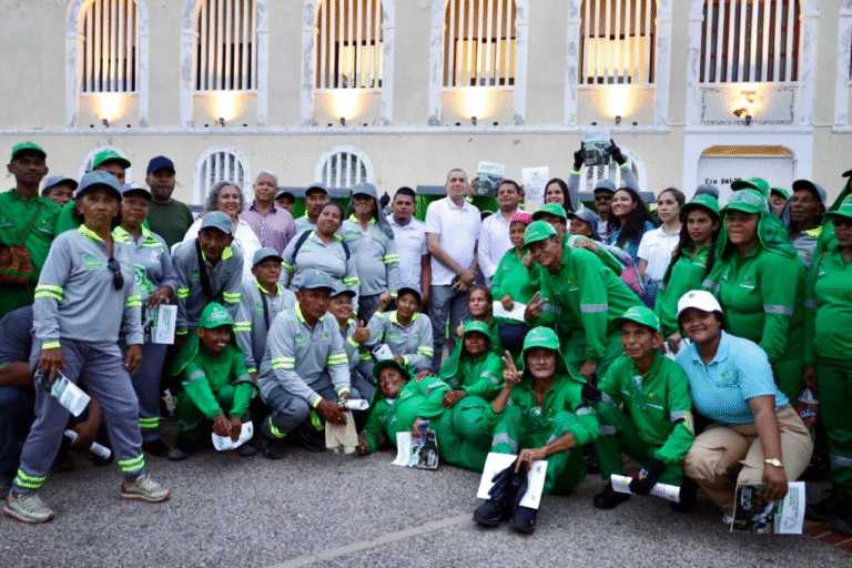 Corpoguajira entrega 40 triciclos a recicladores de oficio en Riohacha para fortalecer la gestión de residuos sólidos