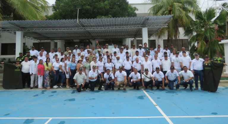 Riohacha honra a sus veteranos en una emotiva conmemoración nacional