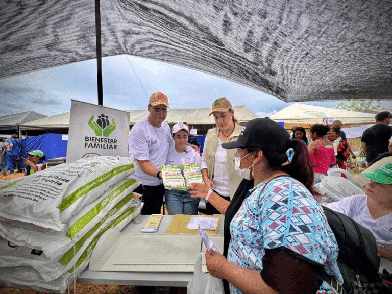 Más de 2.000 habitantes del asentamiento Sector Esperanza recibieron atención nutricional y protección en la jornada “Unidos por la Salud de Uribia”
