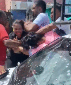 Dos mujeres protagonizaron nuevo enfrentamiento en el mercado de Riohacha