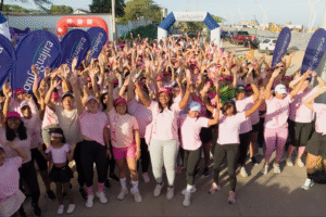 Comfaguajira se unió a la prevención del cáncer de mama con la Rumba Rosa