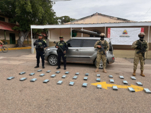 Patrulla militar incauta 32 kilos de base de coca en el sur de La Guajira