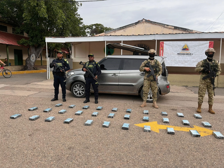 Patrulla militar incauta 32 kilos de base de coca en el sur de La Guajira