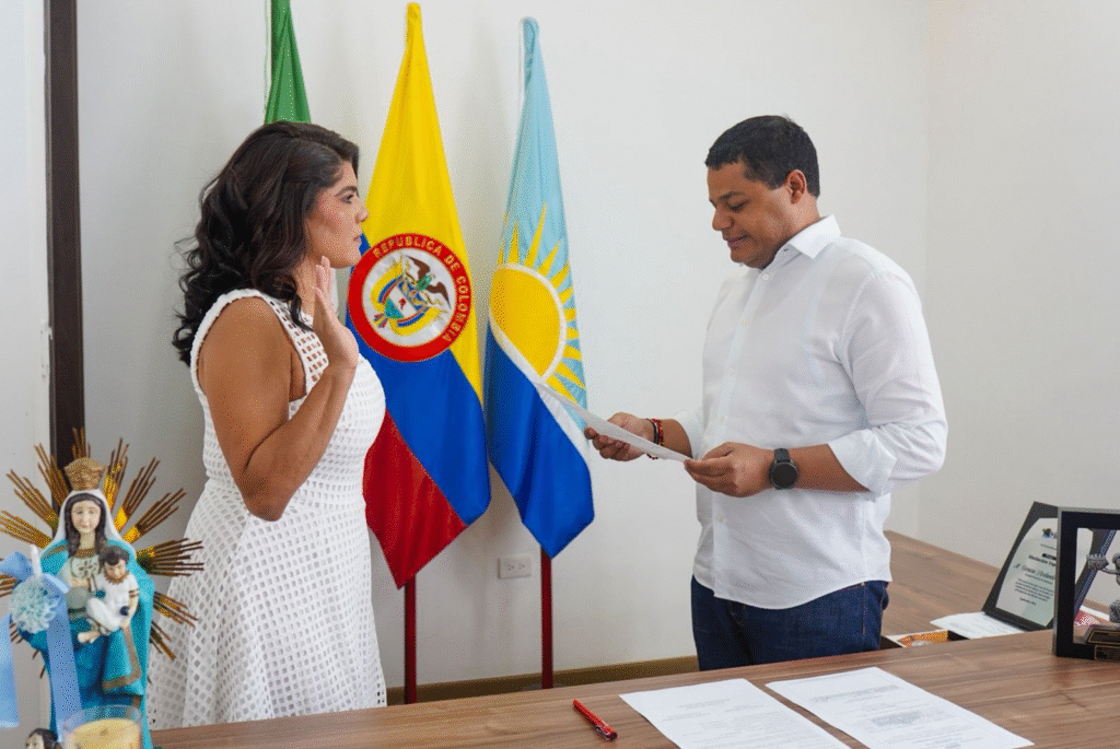 Alcalde de Riohacha posesiona a Lisette Meza Vence como nueva directora de Talento Humano y Administración de Recursos Físicos