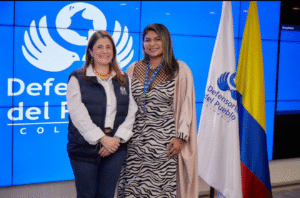 Defensora del Pueblo, Iris Marín Ortiz y la Defensora del Pueblo regional de La Guajira, Nayke Pimienta Reverol.