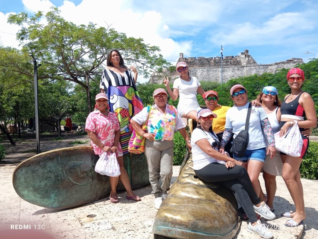 La promoción 1991 de la Institución Educativa Roigs y Villalba, disfrutando de un paseo en los sitios históricos en la ciudad de Cartagena.