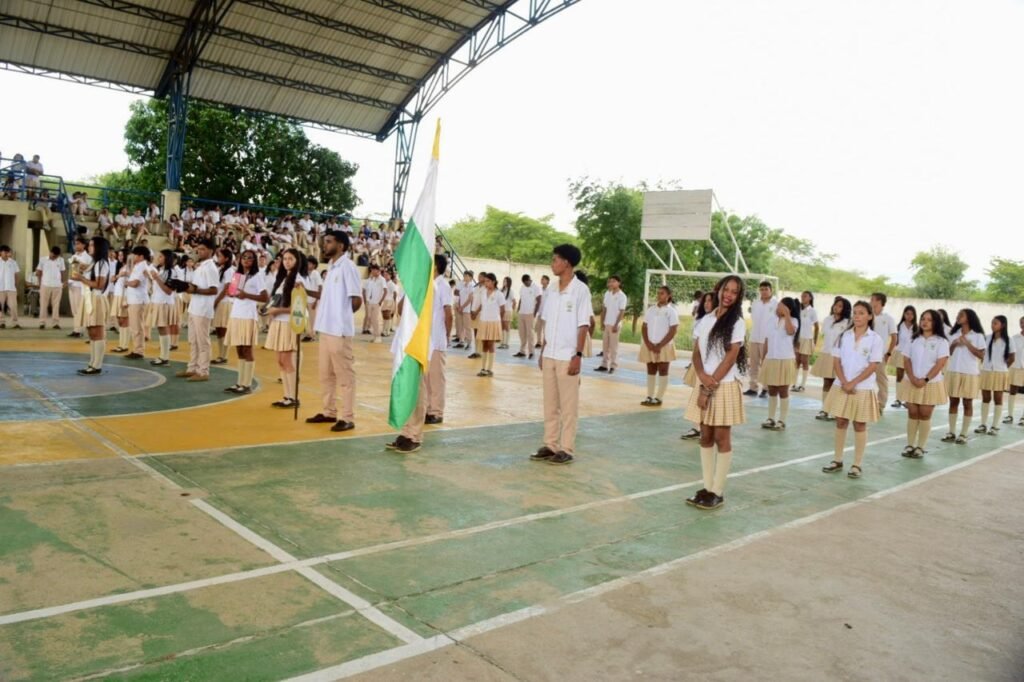 Ceremonia de entrega de símbolos en la Institución Educativa Técnica Remedios Solano de Barrancas..