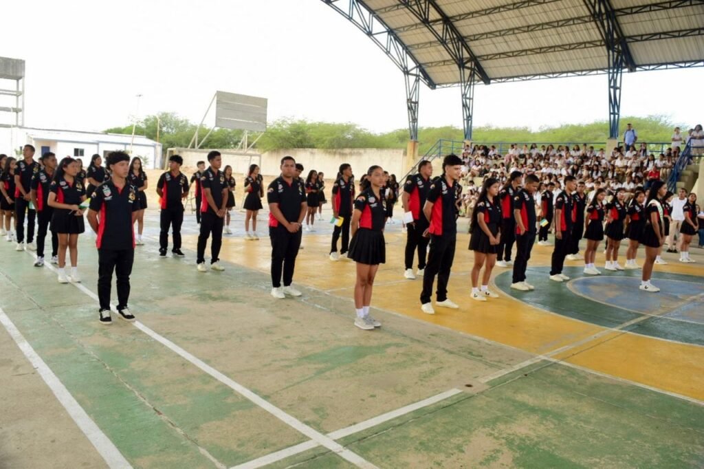 Ceremonia de entrega de símbolos en la Institución Educativa Técnica Remedios Solano de Barrancas.-.
