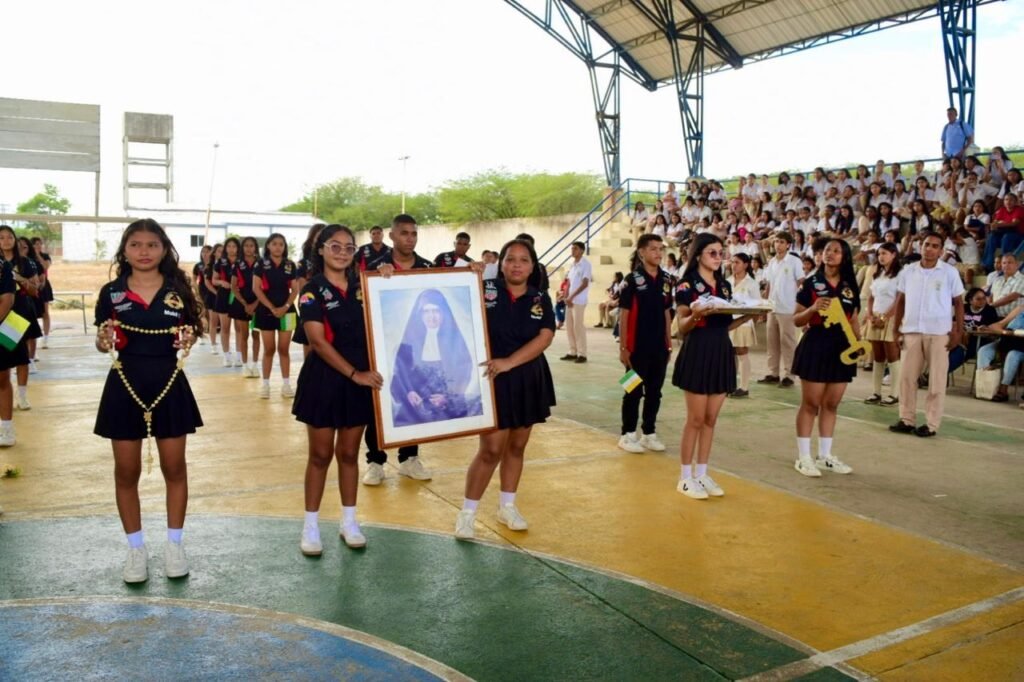 Ceremonia de entrega de símbolos en la Institución Educativa Técnica Remedios Solano de Barrancas.-