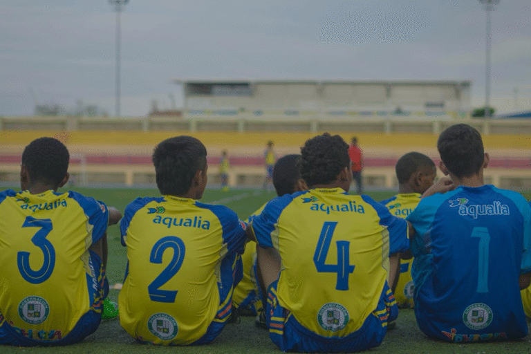 Aqualia fortalece el deporte en Riohacha con entrega de uniformes y dotación a más de 90 jóvenes