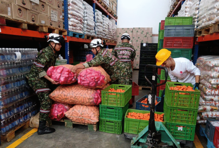Ingenieros Militares refuerzan su labor humanitaria en La Guajira y Bogotá