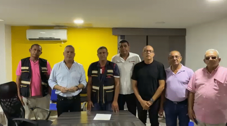 Transportadores y autoridades del sur de La Guajira suspenden paro tras acuerdo con delegados del gobernador