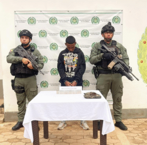 Tenía 21 cartuchos para fusil en un local de Uribia y fue capturado por la Policía