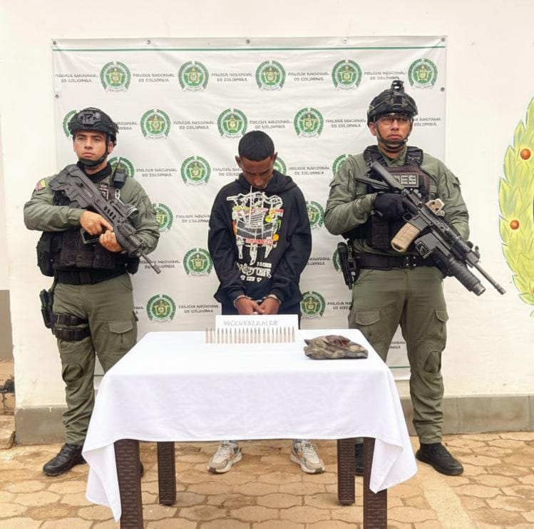 Tenía 21 cartuchos para fusil en un local de Uribia y fue capturado por la Policía