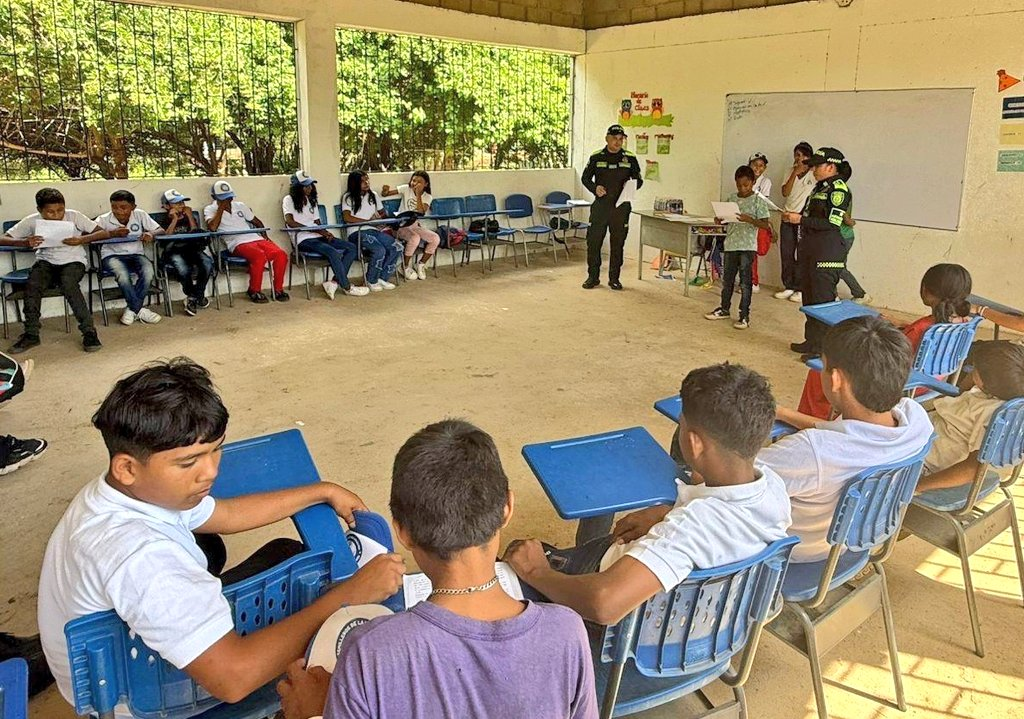 Policía Fiscal y Aduanera promueve cultura de la legalidad en instituciones educativas de La Guajira