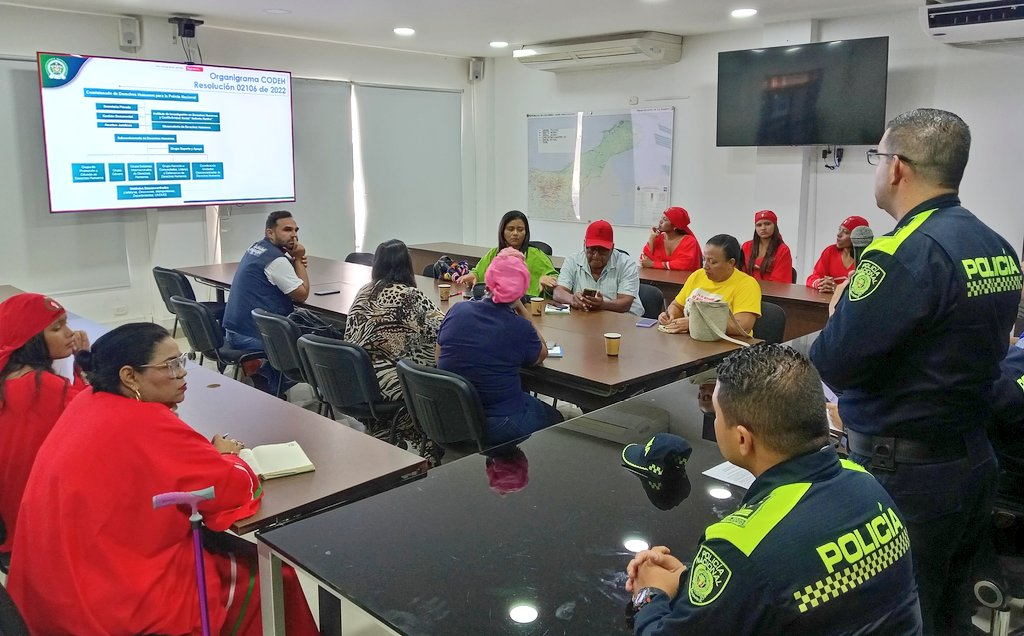 Policía Nacional fortalece lazos de confianza con la comunidad en los Diálogos Regionales de la Región de Policía No. 8