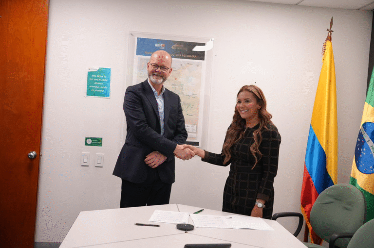 Gobernación de La Guajira y ESEPGUA firman convenios con el Ministerio de Vivienda para garantizar agua potable en Manaure y en el resguardo indígena de Mayabangloma