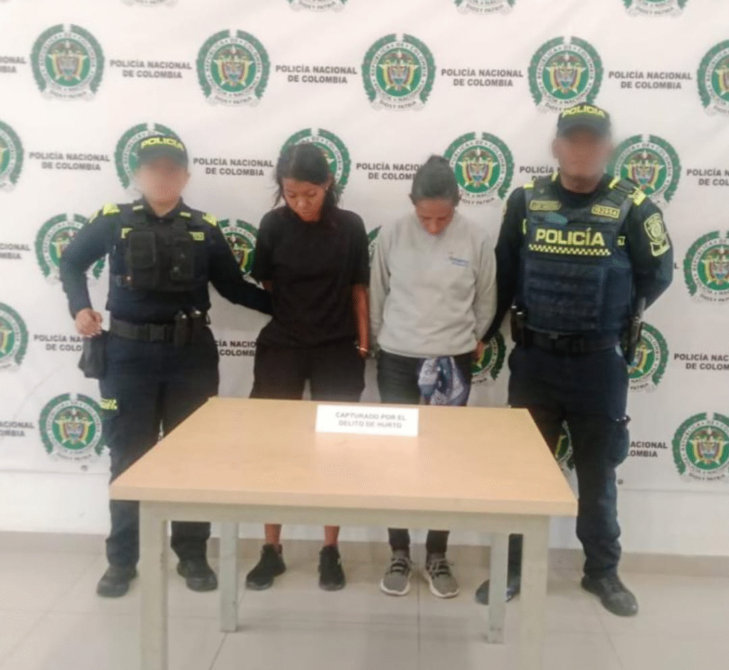 Yendrí Tatiana Pinto Mejía y Ana Graciela Ochoa Amesty, capturadas.