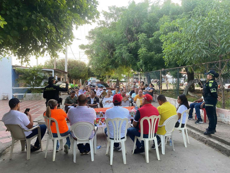 Policía Comunitaria fortalece la seguridad en Maicao con encuentro ciudadano en Buenos Aires