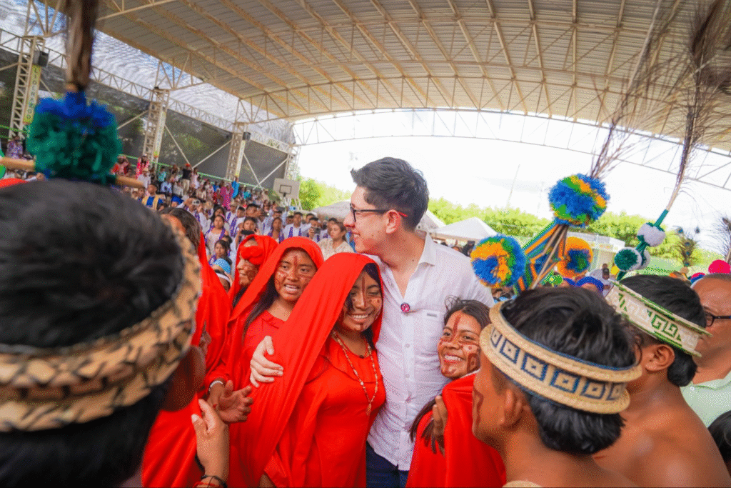 Por primera vez, 395 estudiantes rurales de La Guajira se gradúan de 11°