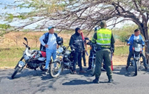 Policía Nacional refuerza acciones de prevención vial en carreteras de La Guajira