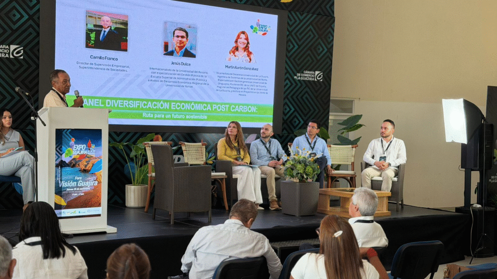 ExpoGuajira 2025 abre puertas con foro sobre diversificación económica post-carbón